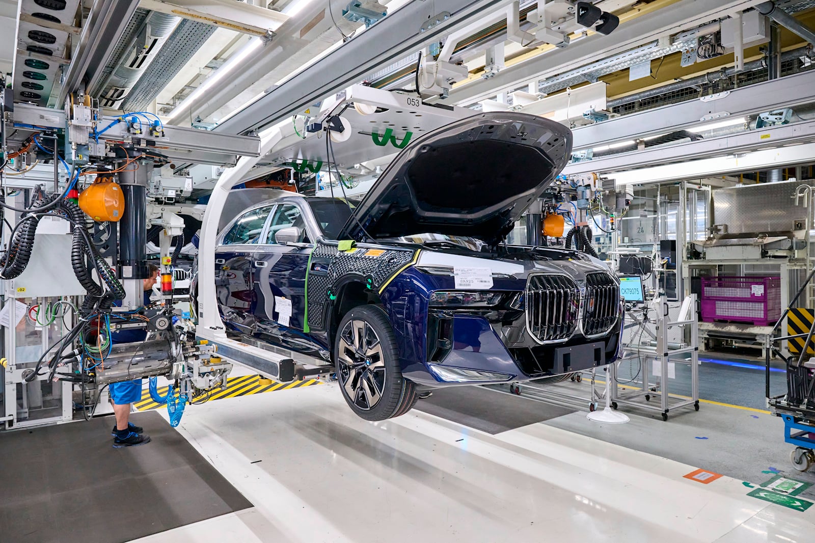 محرك BMW الكهربائي - خط تجميع إنتاج مصنع السيارات