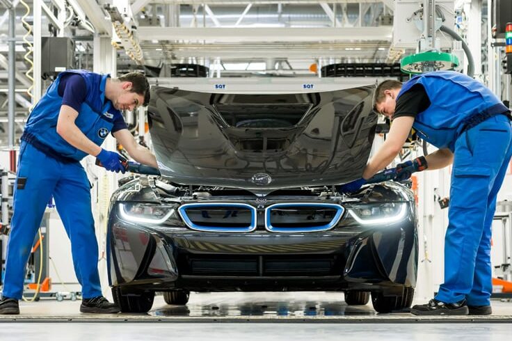 BMW Auto Factory ROBOTY - Rychlá výroba