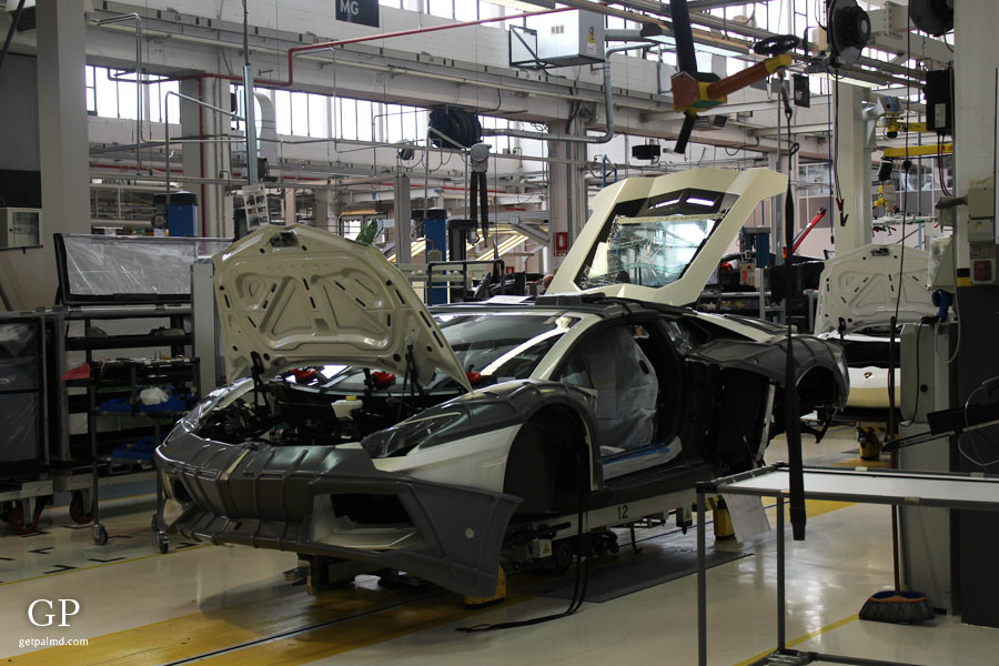 Lamborghini Factory - Aventador & Huracan Montážní linka - Výrobní proces |  Mega továrny