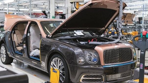 Nejlepší továrna v Anglii: Nejluxusnější ruční výroba Rolls Royce
