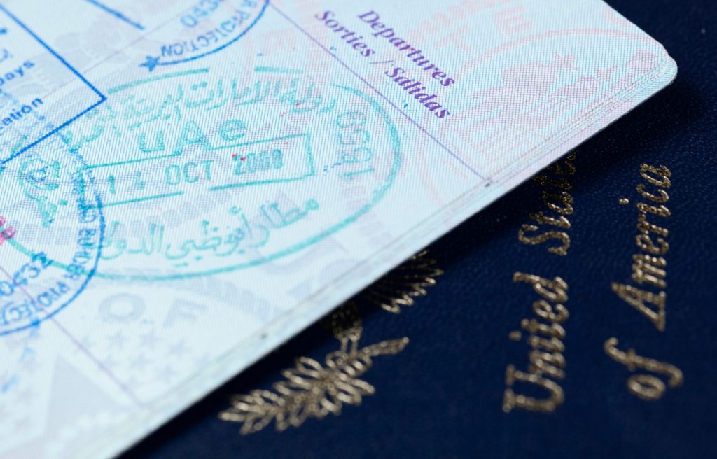 At få en arbejdstilladelse til et Dubai-visum og hvor meget koster det –