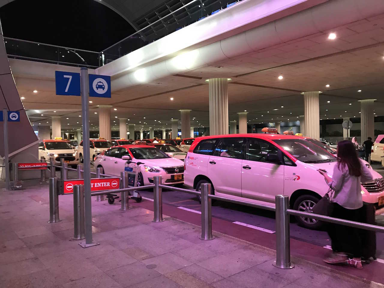 At starte en taxa-forretning med én bil i Dubai -
