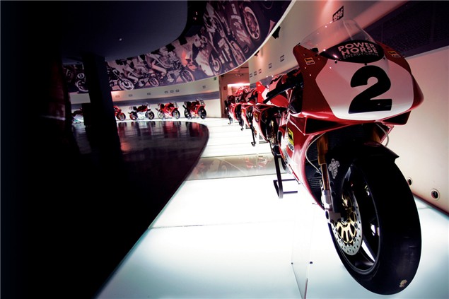 2018 Ducati Factory - Produktionslinjesamling og designcenter