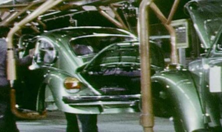 1973 Volkswagen BEETLE production line