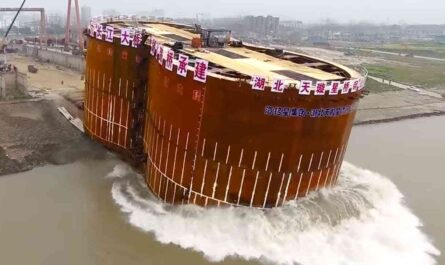 Extreme engineering machines build the most amazing megastructures