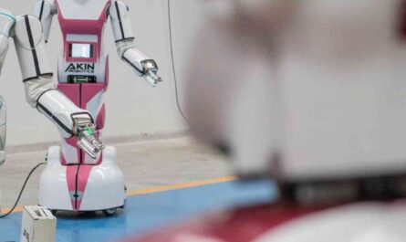 The robot revolution: automation comes into fashion |  Upstream