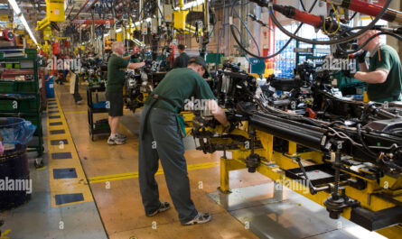 Land Rover Discovery factory production line