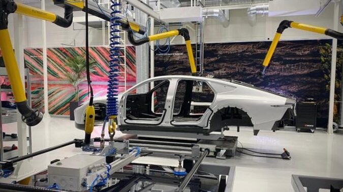 2022 Porsche Taycanin TUOTANTOLINJA – Saksan sähköurheiluautotehdas