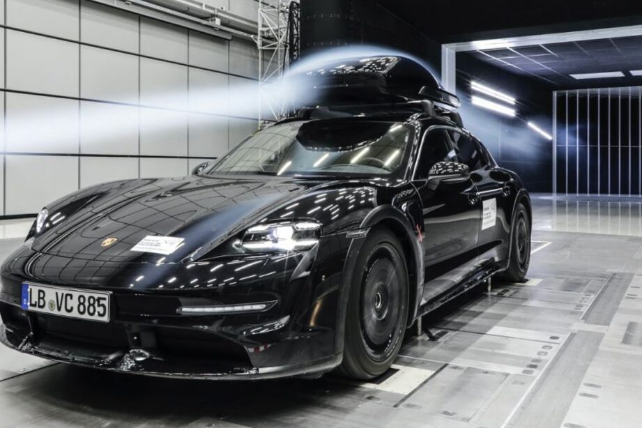 2022 Porsche Taycan GYÁRTÁSI SOR – Német Elektromos Sportautó Gyár