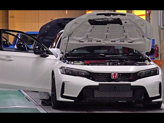 2023-as Honda Civic TYPE R gyártósor Japánban