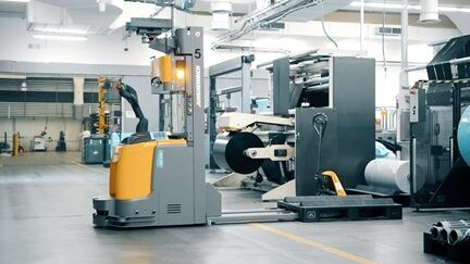Kenyérfeldolgozó gyár – automatizált gyártósor csúcstechnológiás gépekkel