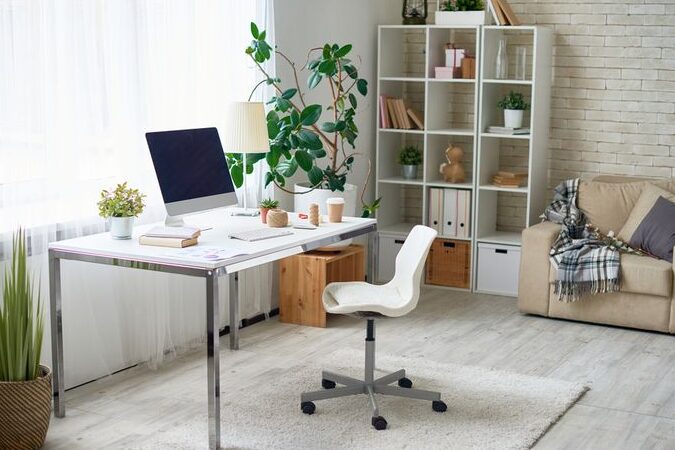 Bagaimana mengatur ruang kantor rumah, meja dan file -