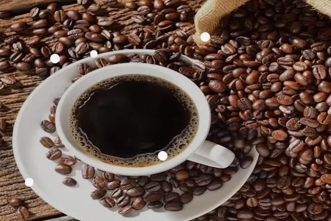 Cara menghasilkan uang dengan membeli dan menjual biji kopi dalam jumlah besar –