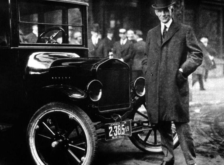 Jalur perakitan Henry Ford berubah 100