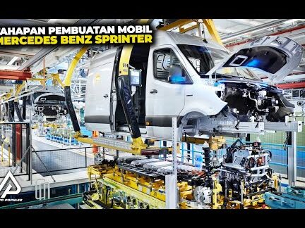 Lini produksi Mercedes-Benz Sprinter di pabrik Düsseldorf
