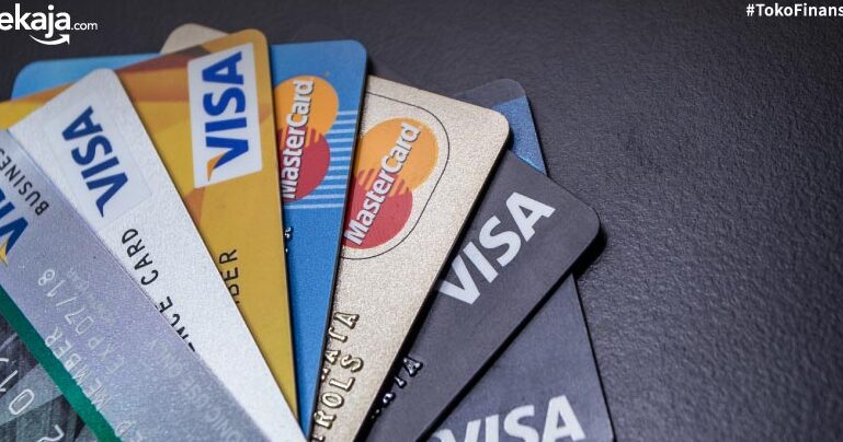 Mendirikan perusahaan kartu kredit seperti VISA -