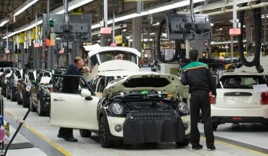 Mengapa lini produksi BMW pindah dari Inggris ke China?