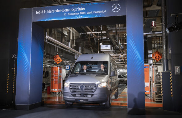 Mercedes-Benz Sprinter-productielijn in de fabriek in Düsseldorf