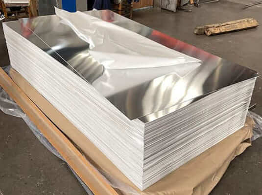Aluminiumfolie Minder dan 0,2 mm dik productieproces.  Automatische productielijn voor metalen blikjes
