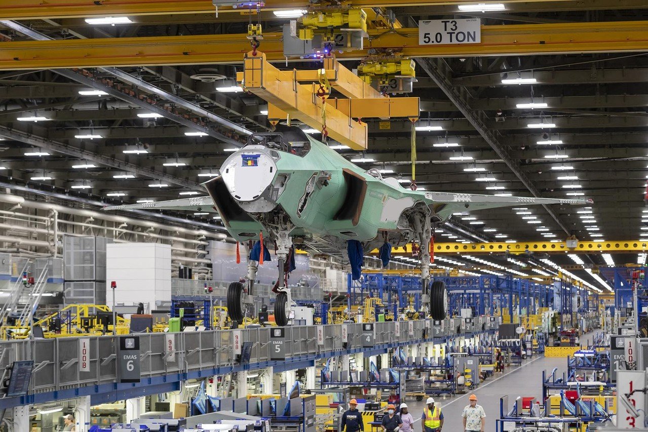 In de complexe assemblagelijn voor de productie van F-35-motoren in de VS
