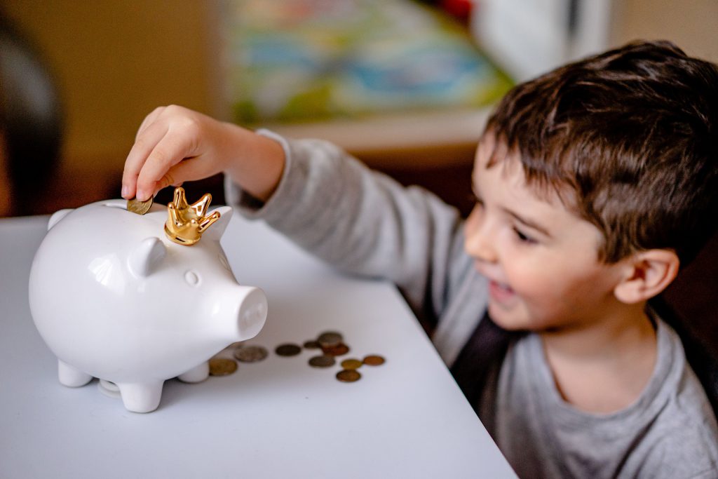 10 leukste activiteiten om uw kinderen over geld te leren